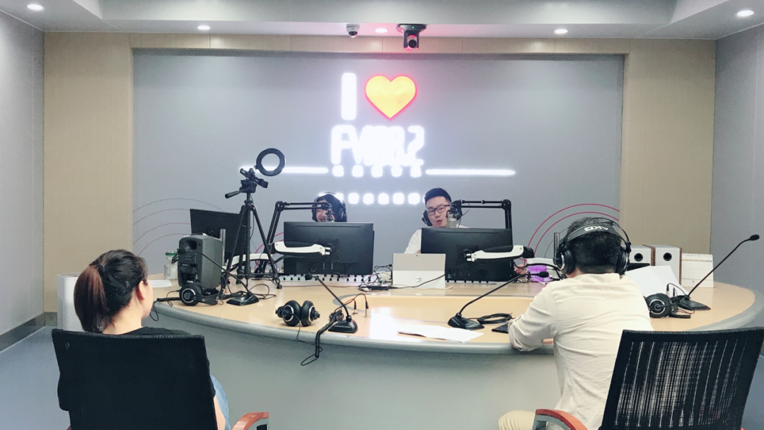 品格受邀嘉興FM88.2直播訪談，聊企業，展未來！