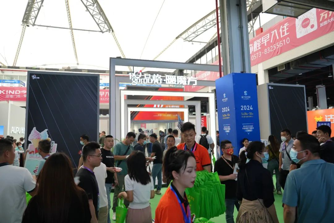直擊現場 | 2023嘉興吊頂展會第一天，精彩紛呈！